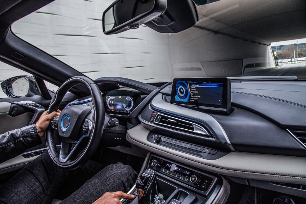5 tecnologias automotivas que estarão em todos os carros nos próximos 10 anos  