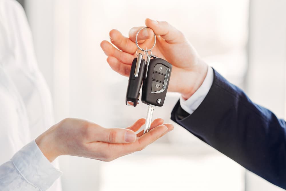 Carros para iniciante: Quais os modelos mais indicados para quem acabou de tirar CNH?