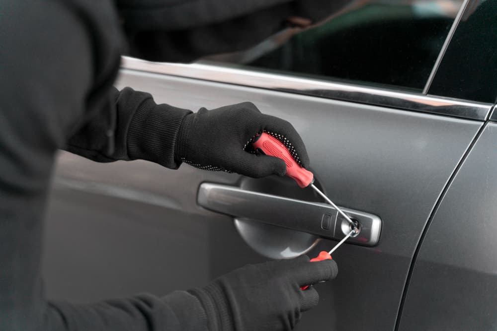 5 sinais de que o carro tem “passado sujo” antes mesmo da consulta